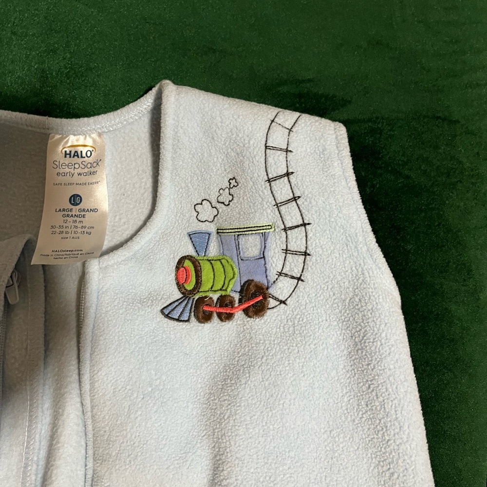 Light blue Halo SleepSack early walker (L). 30-35 inches, 22-28 lbs.